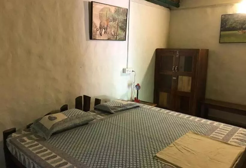 ホテル Kamp Kamouflage Kanha
