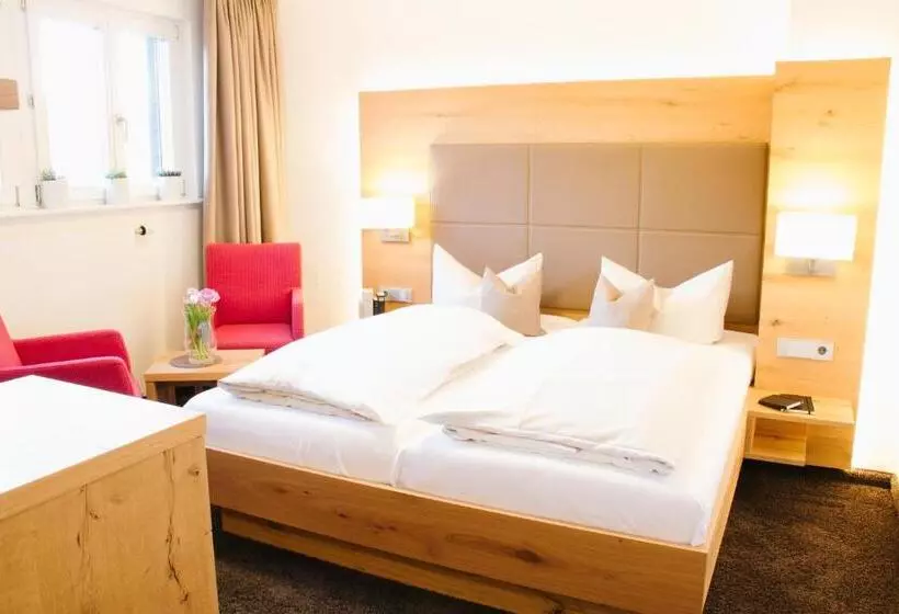 Hotelli Restaurant Sennhütte Im Herzen Des Südschwarzwalds