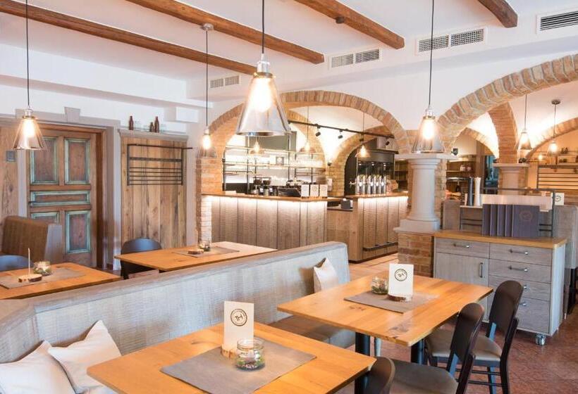 Отель Thalinger Hof