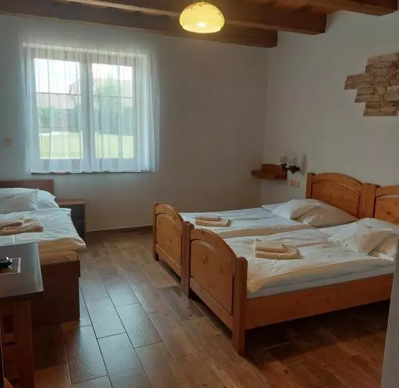 Hotelli Tři Věžičky