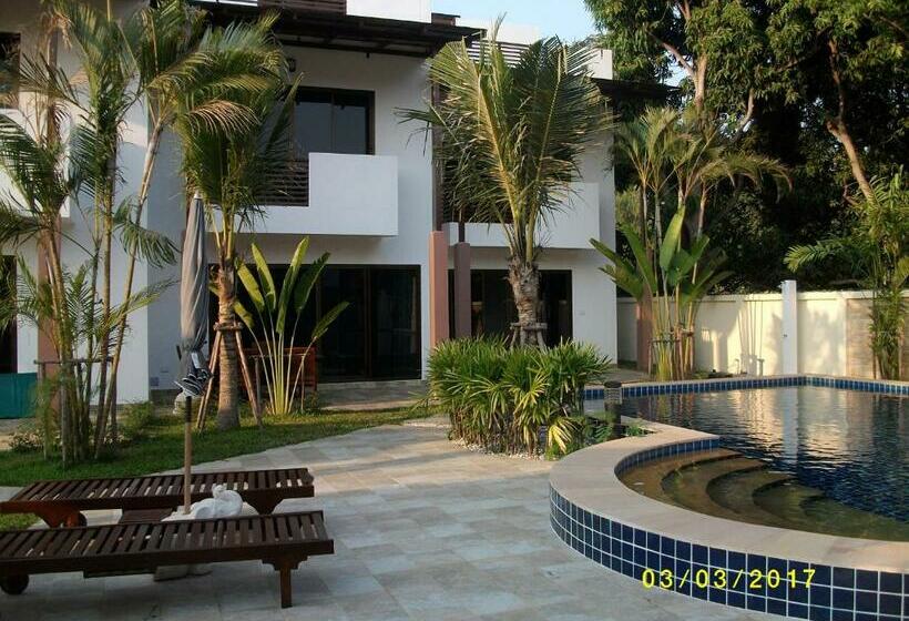 Oasis Garden & Pool Villa At Vip Resort