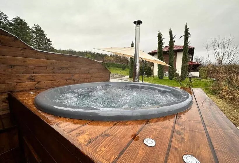 ペンション Esterra Vini Guest House