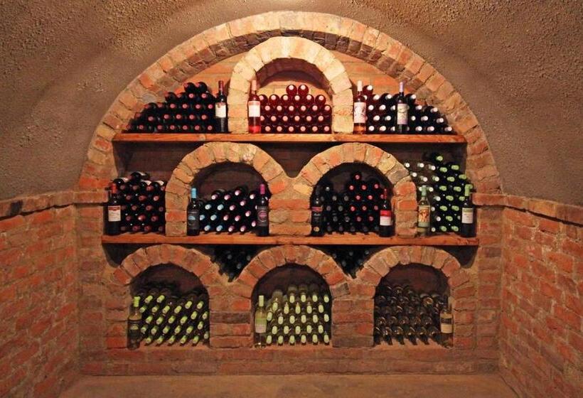 펜션 Penzión Kállai A Vináreň