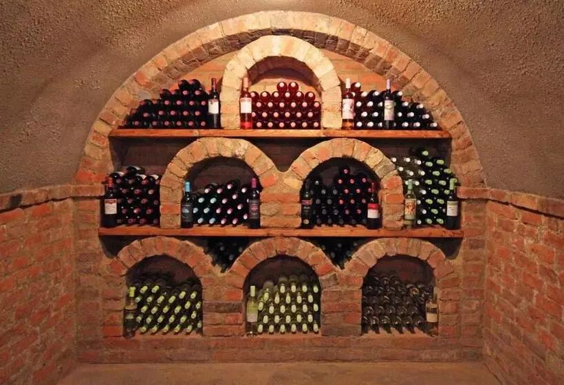 Majatalo Penzión Kállai A Vináreň