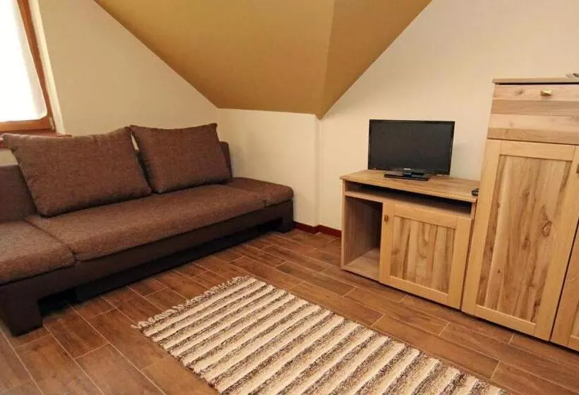 Majatalo Penzión Kállai A Vináreň