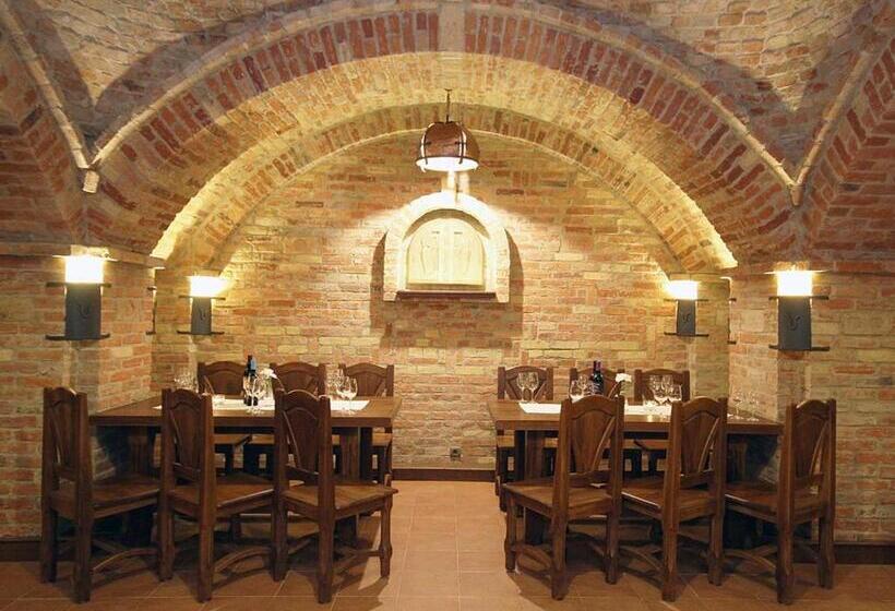 펜션 Penzión Kállai A Vináreň