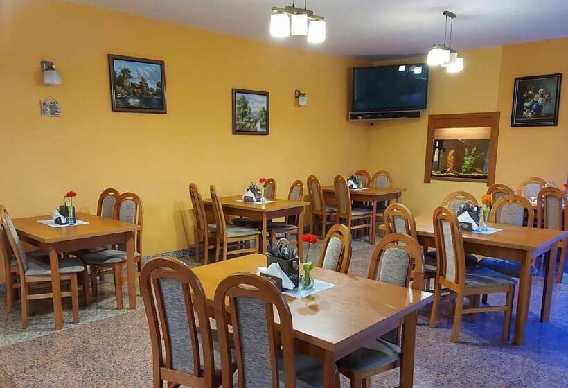 ペンション Penzion Adak