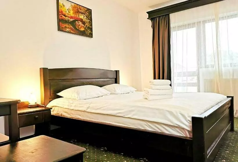 Majatalo Vila Hora Cu Brazi