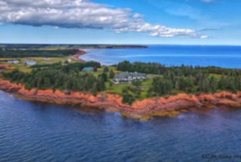 Retkeilymaja Ned S Landing At Spry Point And The Barn At Spry Point