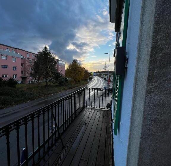 ユースホステル Smartroom Hotel Rössli Hunzenschwil