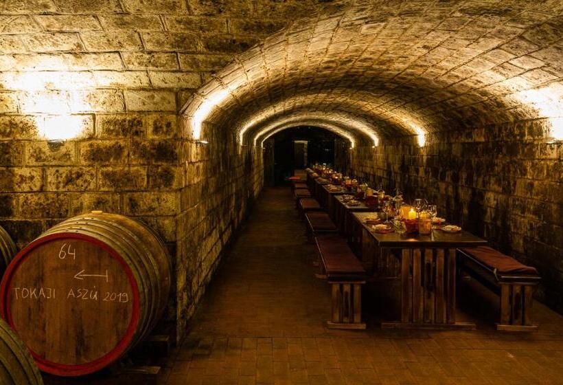 צימר Angyal Borászat és Panzió