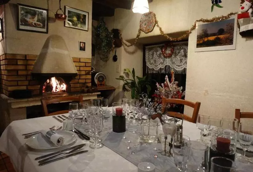 Aamiaismajoitus (B&B) Chambres D'hôtes De La Ferme Auberge De Mésauboin