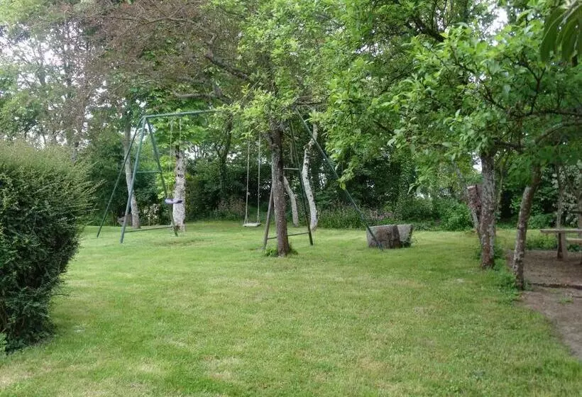 Aamiaismajoitus (B&B) Chambres D'hôtes De La Ferme Auberge De Mésauboin