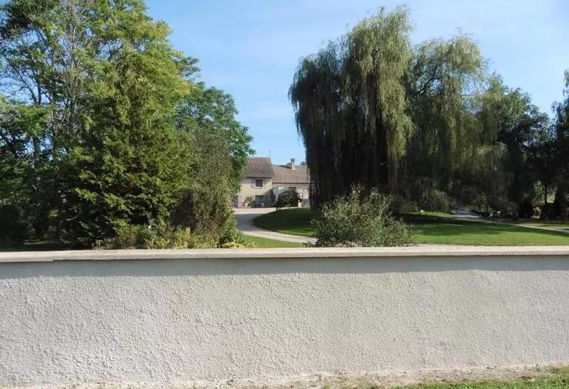 Aamiaismajoitus (B&B) Clos De La Natouze