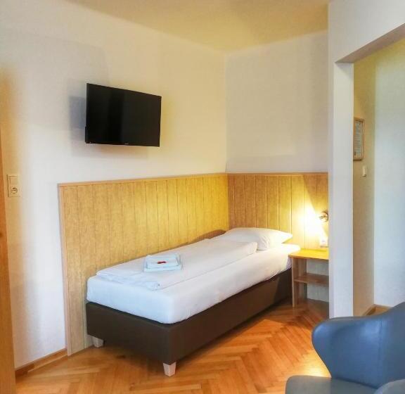 Bed and Breakfast Pension Zuser