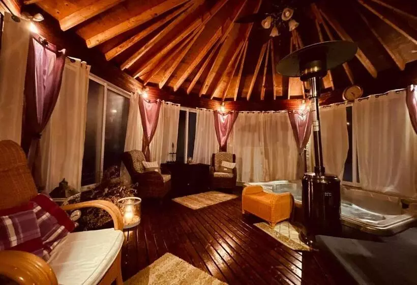 Forest & Lake Pei Bed & Breakfast