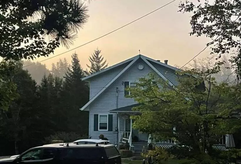 Forest & Lake Pei Bed & Breakfast