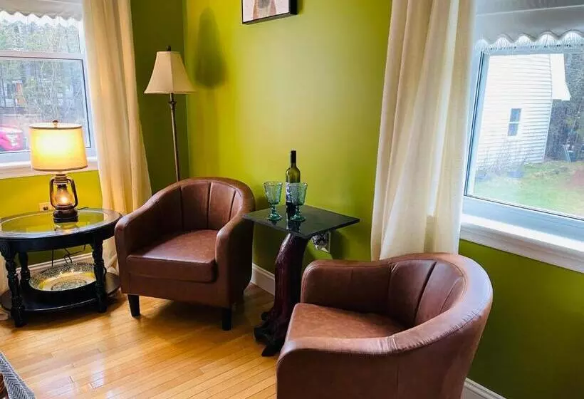 Forest & Lake Pei Bed & Breakfast