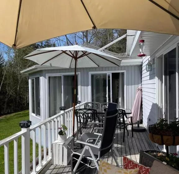 Forest & Lake Pei Bed & Breakfast