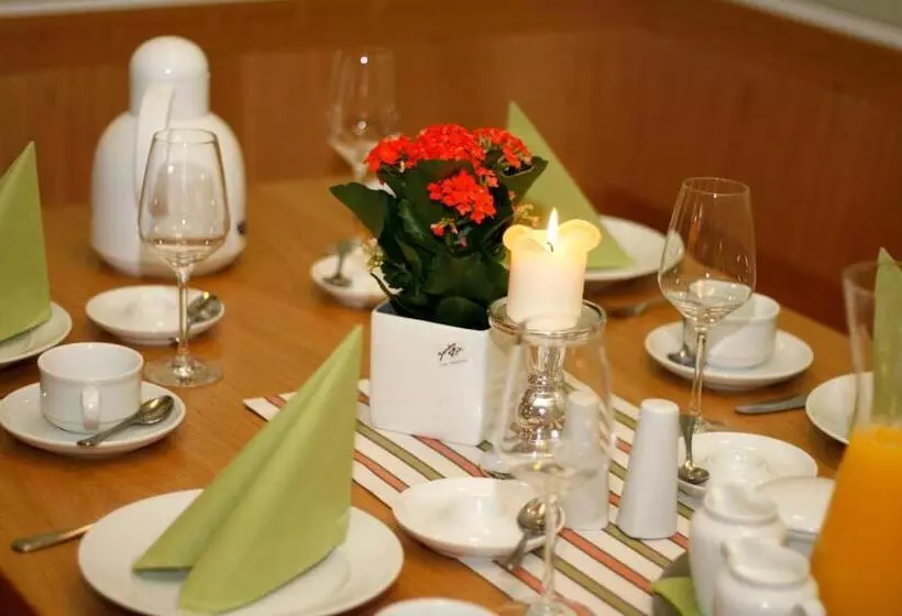 Hotelli Gasthof Zur Post