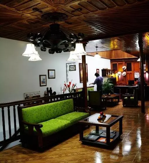 ホテル Hospedaje Casa Real