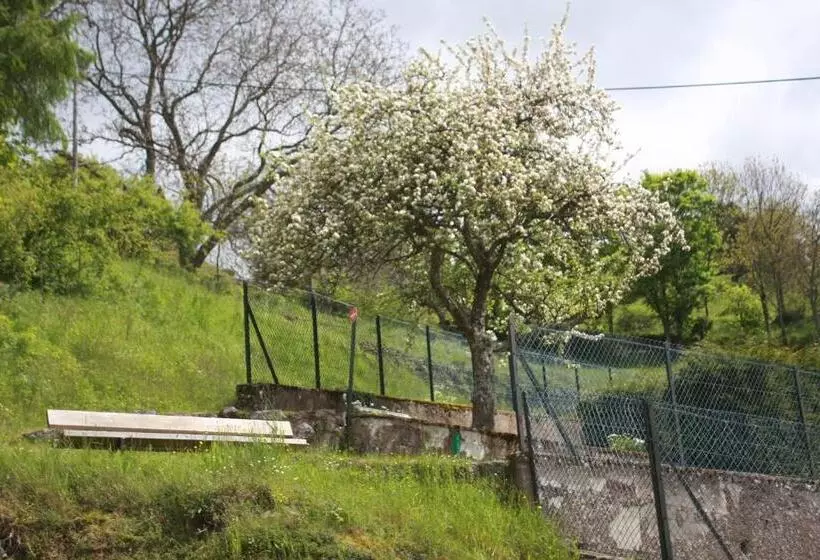 ホテル Hôtel Restaurant Roess