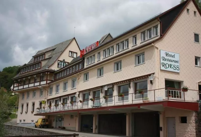 ホテル Hôtel Restaurant Roess