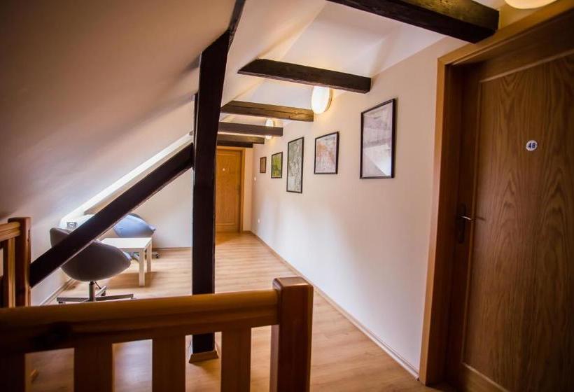 호텔 Resort Malevil