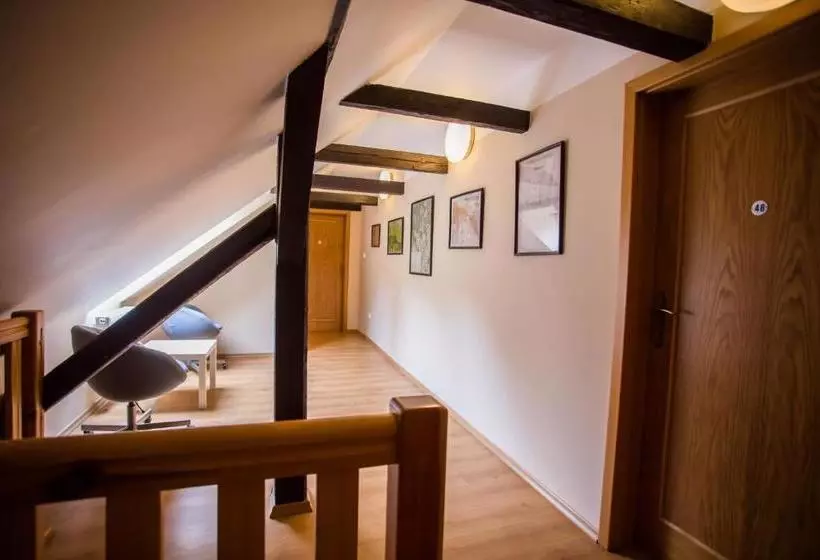 Hotelli Resort Malevil