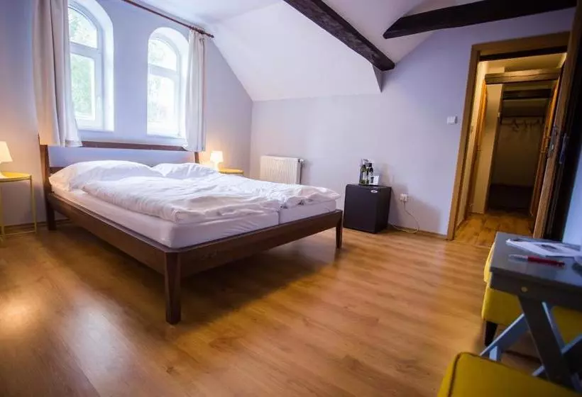 Hotelli Resort Malevil