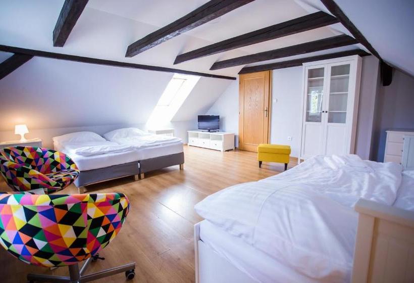 호텔 Resort Malevil