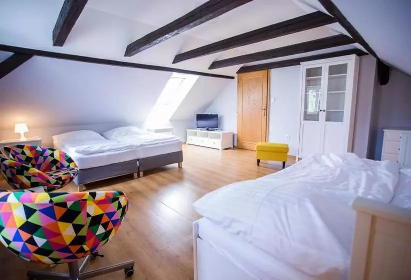 Hotelli Resort Malevil