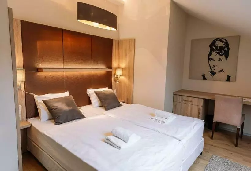 Hotelli Vadvirág Panzió