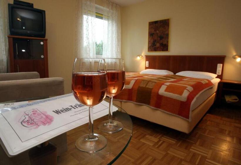 ホテル Wein Träume