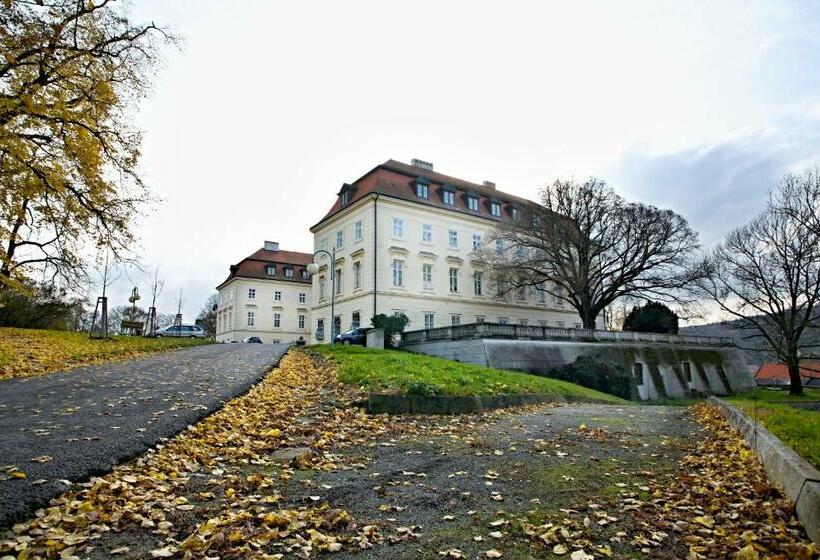 酒店 Zámek Napajedla