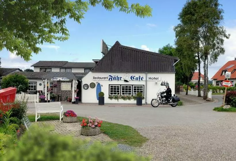 ペンション Restaurant Faehr Cafe