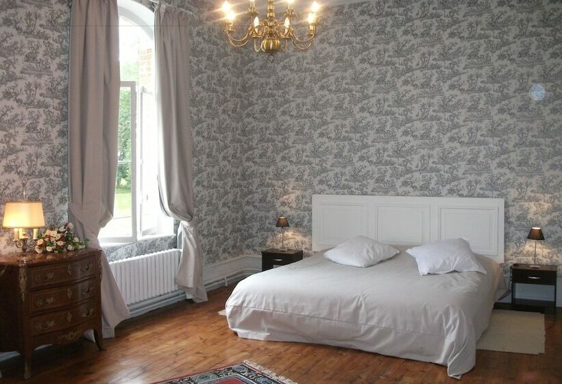 פנסיון Château De Yaucourt Bussus