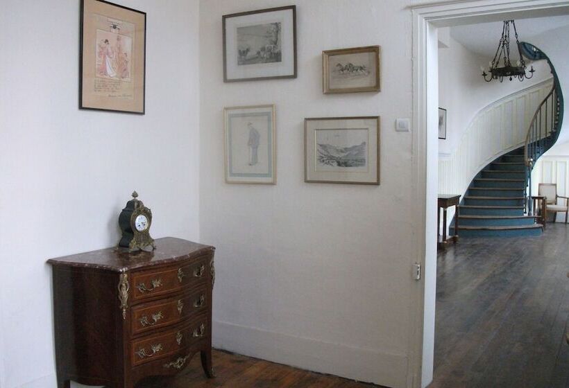 פנסיון Château De Yaucourt Bussus