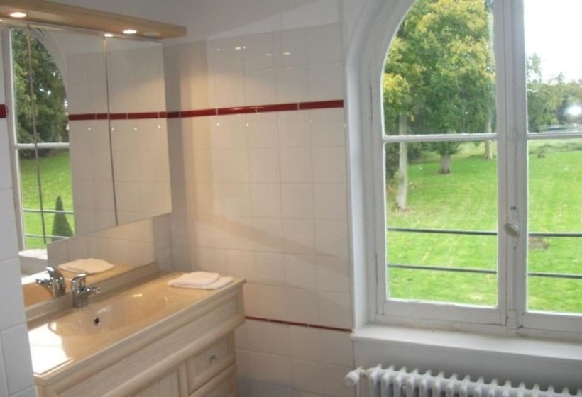 פנסיון Château De Yaucourt Bussus