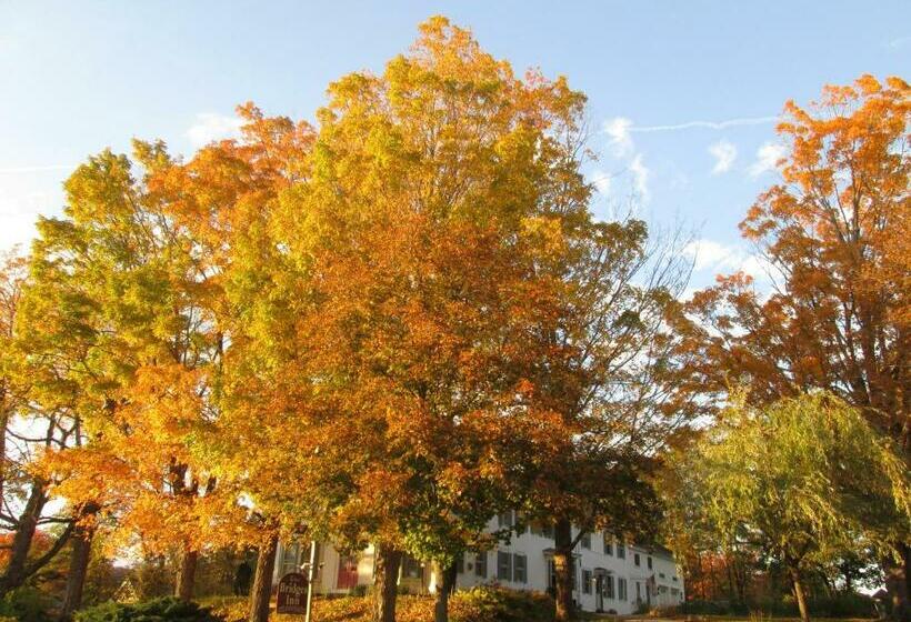The Bridges Inn At Whitcomb House B&b