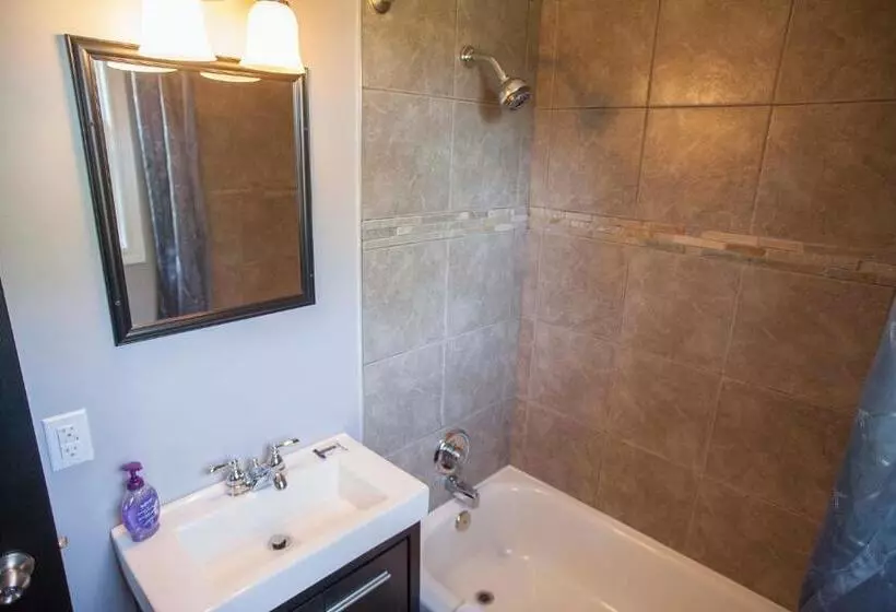 The Pines Motel And Cottages