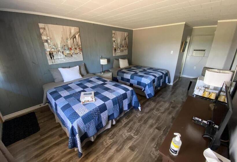 The Pines Motel And Cottages