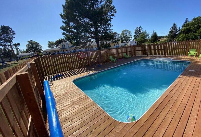 The Pines Motel And Cottages