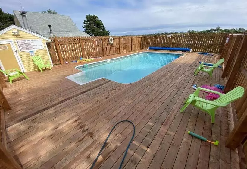 The Pines Motel And Cottages