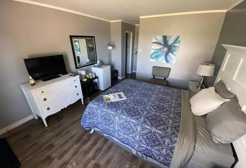 The Pines Motel And Cottages