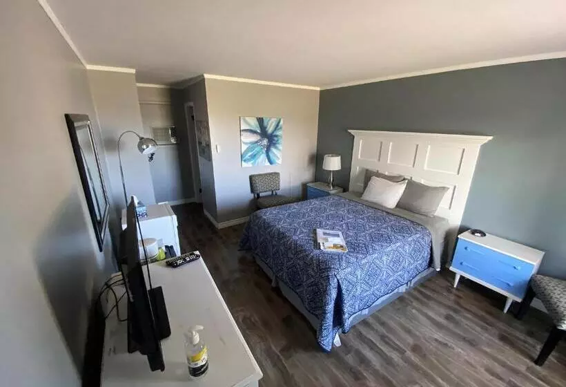 The Pines Motel And Cottages