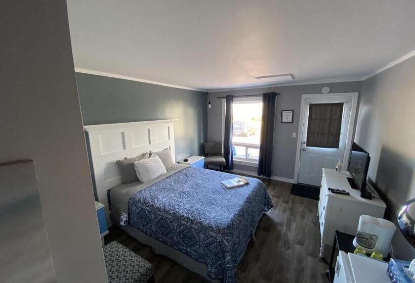 The Pines Motel And Cottages