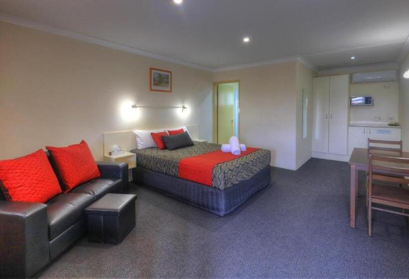 Wondai Colonial Motel & Ivory S Restaurant