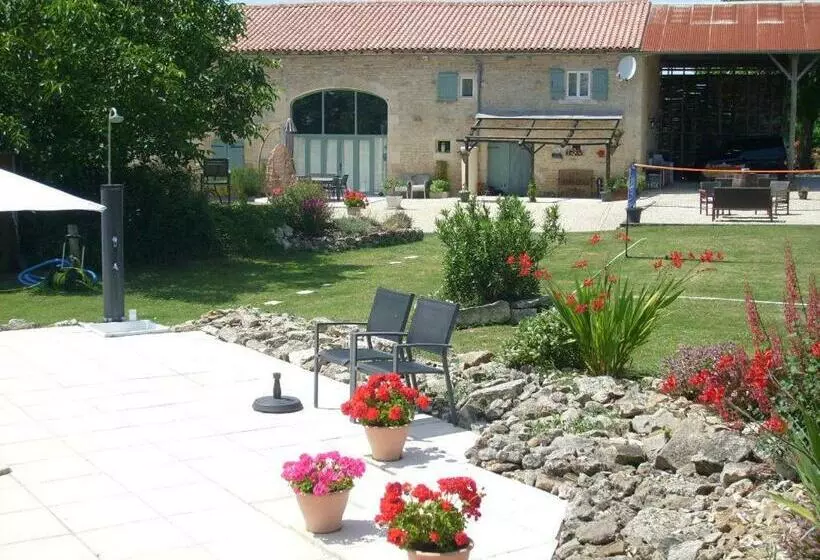 Aamiaismajoitus (B&B) La Grange De Gournay