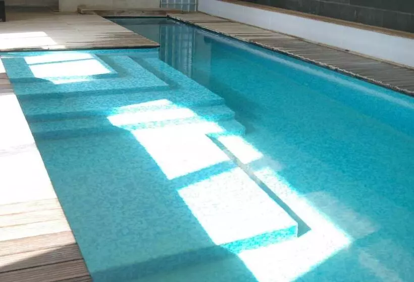 ベッドアンドブレックファースト Le Clos Du Miroir